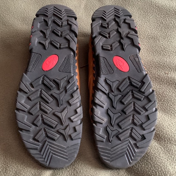 EUC Fashion camel, faux leather, lace up shoes.  Size 11. - Picture 5 of 5